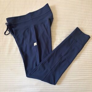 Vuori Daily Form Leggings in Blue